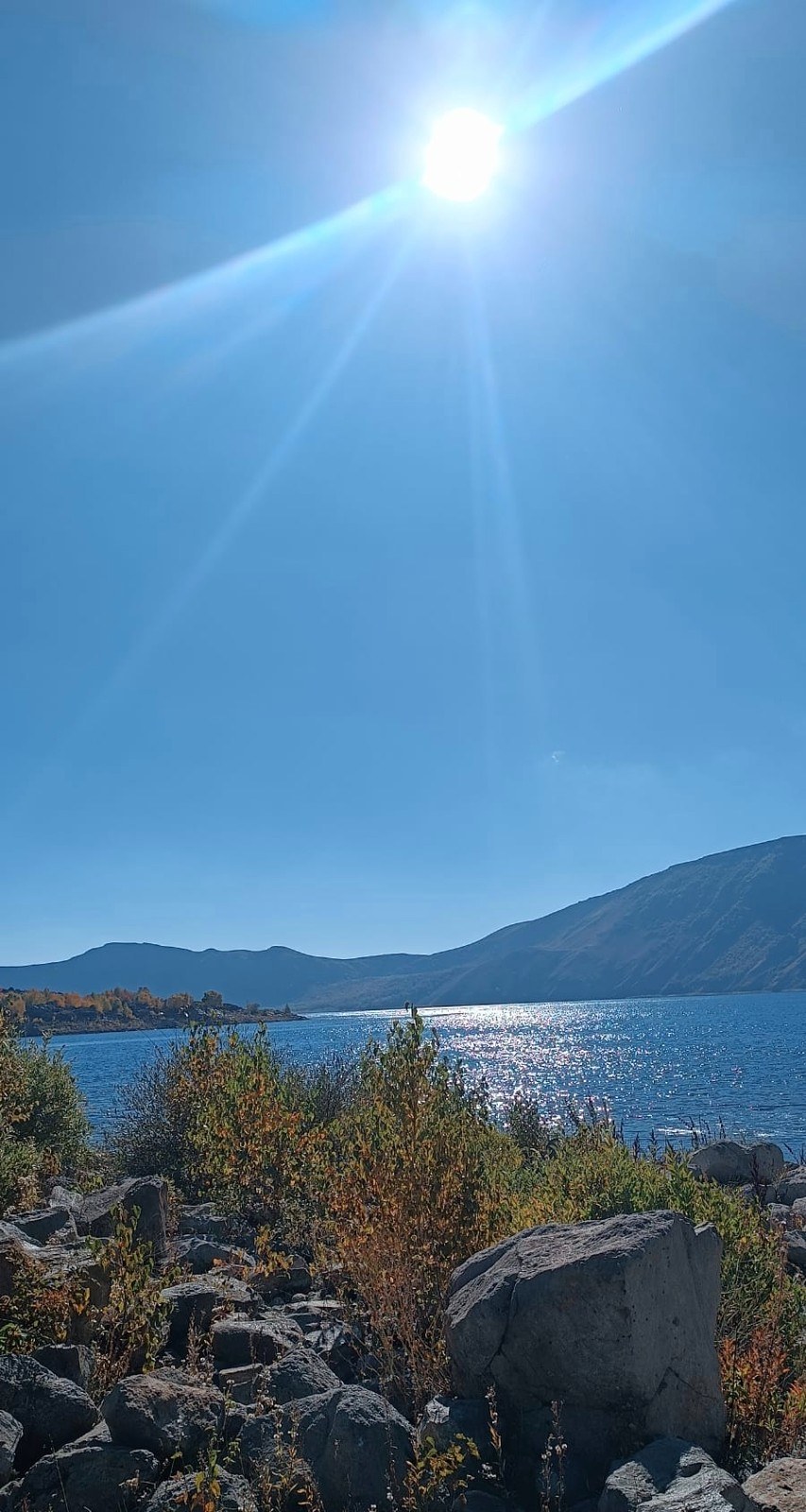Nemrut Krater Gölü ve Kalderası Yerli ve Yabancı Turistlerin Yoğun İlgisini Çekiyor