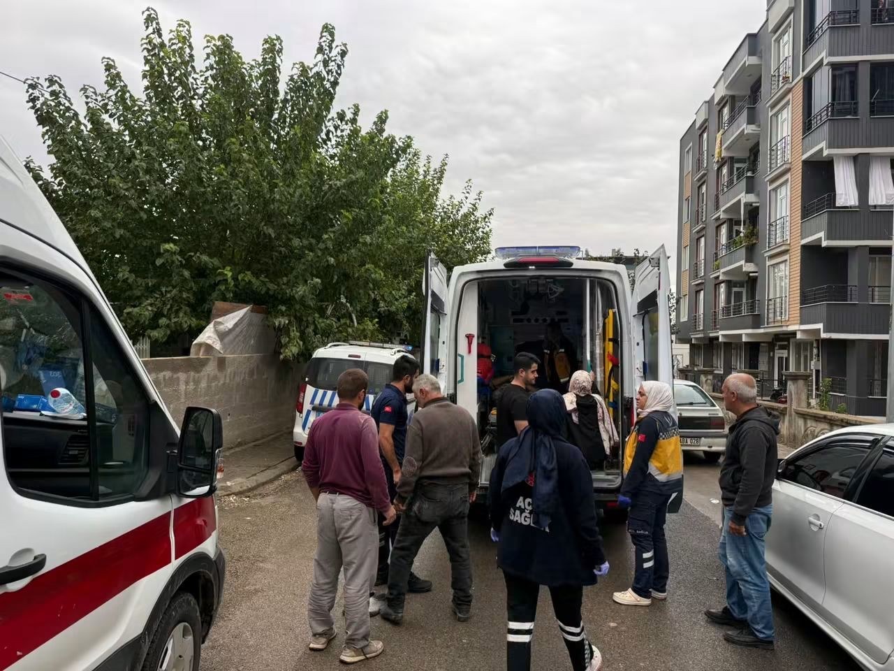 Adıyaman'da İnşaat İskelesinden Düşen İki İşçi Yaralandı