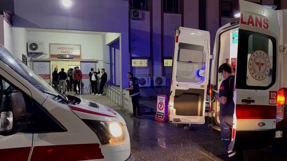 Kahta-Diyarbakır Karayolunda Trafik Kazası: 2 Kişi Yaralandı