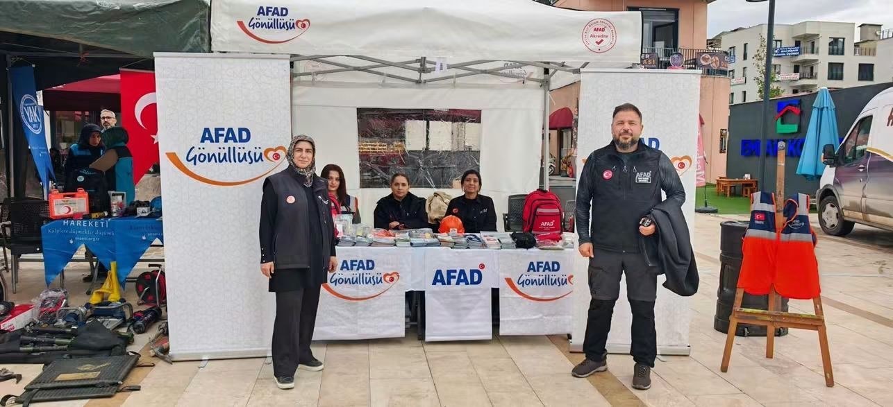 Adıyaman'da Afet Risklerine Karşı Bilgilendirme Standı