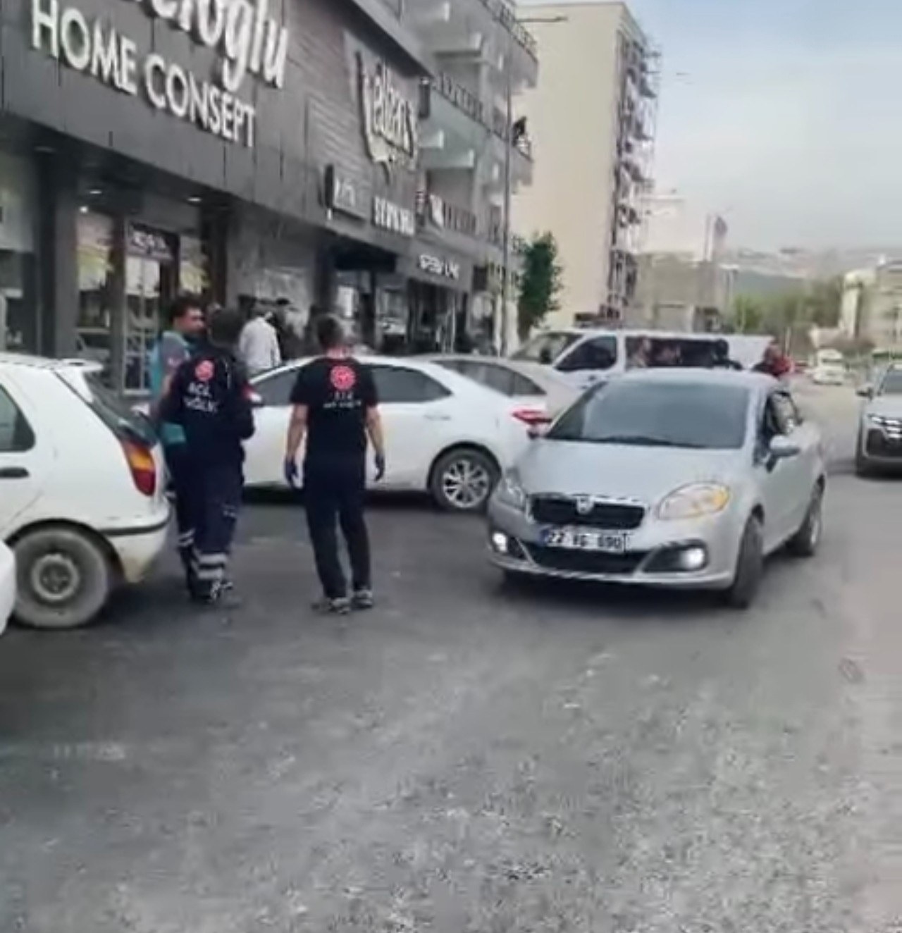 Adıyaman'da Polis ve Şahıslar Arasında Arbede Çıktı: 2 Polis Memuru Ve 3 Şahıs Yaralandı