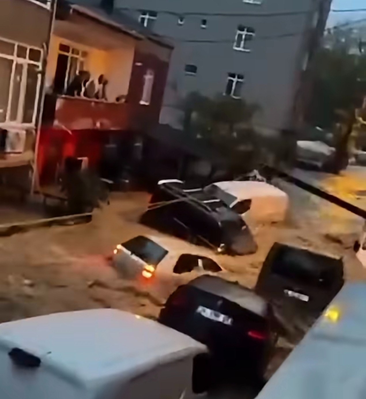 İstanbul'da Sağanak Yağış İhbarları Açıklandı